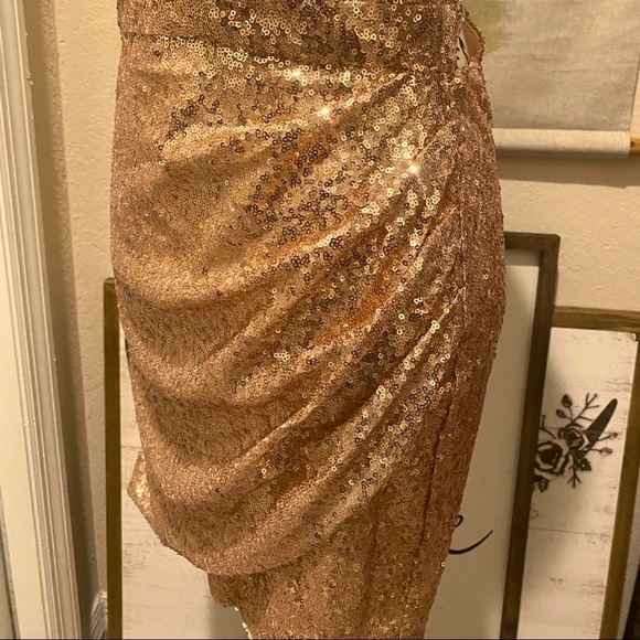 LookBook - Dress - Picture 6 of 11